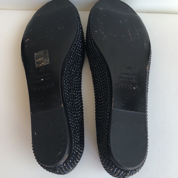 Fancy Black flats. - Picture 3 of 5